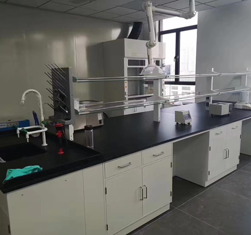 中央實(shí)驗(yàn)臺17